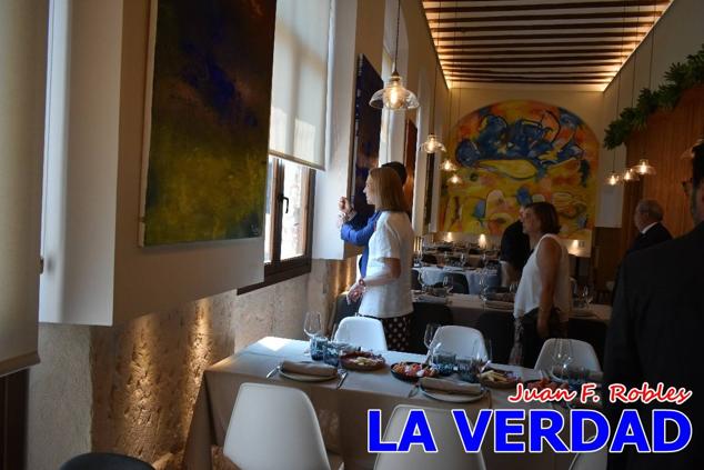 Antes de abandonar la ciudad, la Infanta Elena recorrió la calle Mayor y entró al convento de San José, Fundación de Santa Teresa de Jesús. 