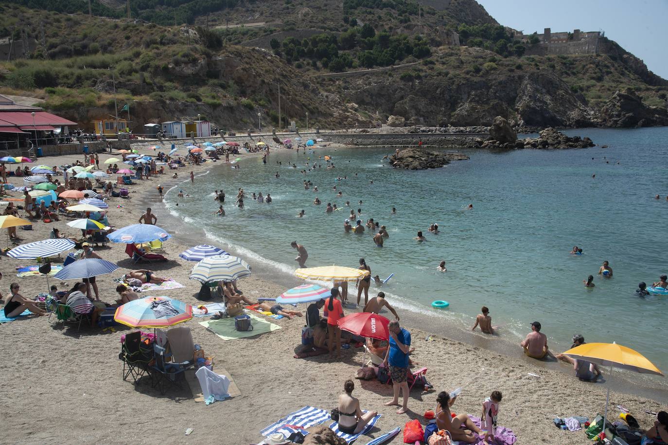 Fotos: Cala Cortina, buenos y muy concurridos chapuzones