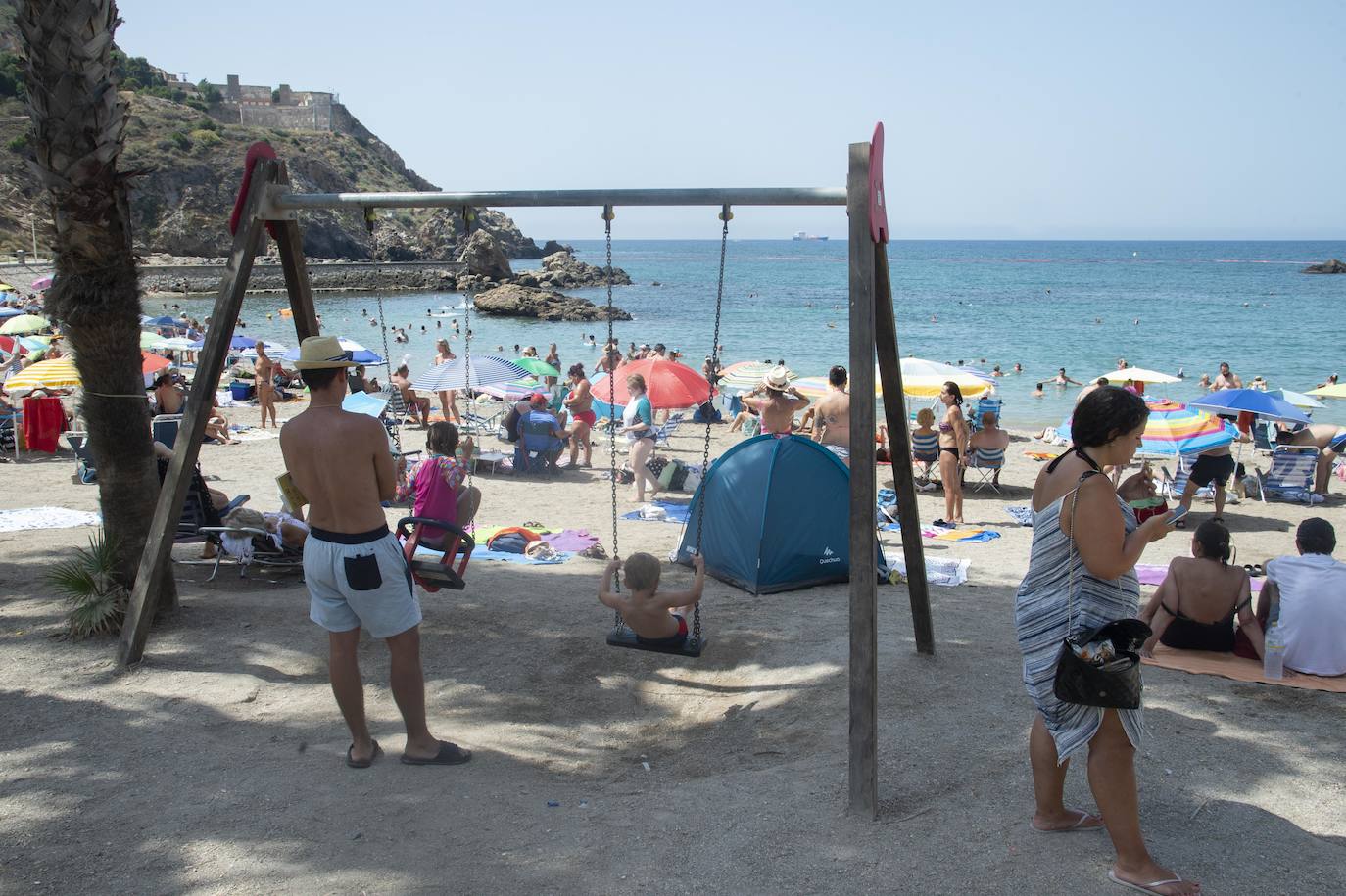 Fotos: Cala Cortina, buenos y muy concurridos chapuzones