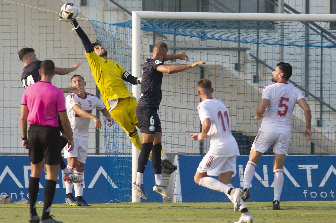Fotos: El Efesé reverdece frente al Ibiza