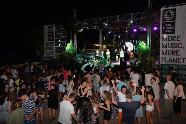 Fotos: Fan Futura Fest abre sus puertas