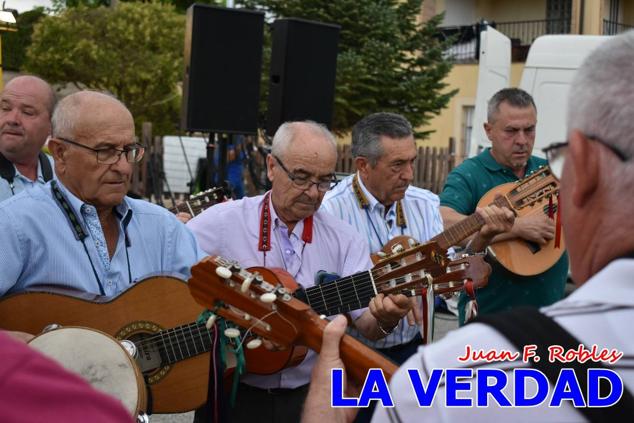 El pasado sábado, 30 de julio del 2022, en la explanada junto al Restaurante El Cortijo, en el Campo de San Juan, se celebró el XXX ENCUENTRO DE CUADRILLAS DE ANIMEROS EN EL NOROESTE MURCIANO. Las cuadrillas invitadas empezaron a llegar y a hacer música mientras se hacía la hora de degustar una merienda/cena que se les ofreció a las mismas. A continuación tuvo lugar el homenaje a Salvador Ondoño López, fallecido hace solo unos días.