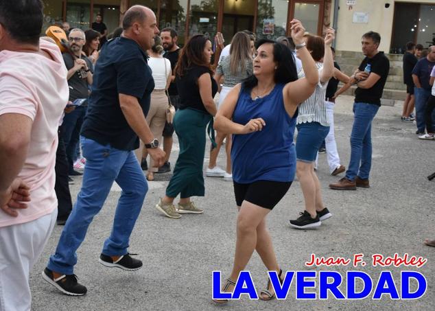 El pasado sábado, 30 de julio del 2022, en la explanada junto al Restaurante El Cortijo, en el Campo de San Juan, se celebró el XXX ENCUENTRO DE CUADRILLAS DE ANIMEROS EN EL NOROESTE MURCIANO. Las cuadrillas invitadas empezaron a llegar y a hacer música mientras se hacía la hora de degustar una merienda/cena que se les ofreció a las mismas. A continuación tuvo lugar el homenaje a Salvador Ondoño López, fallecido hace solo unos días.