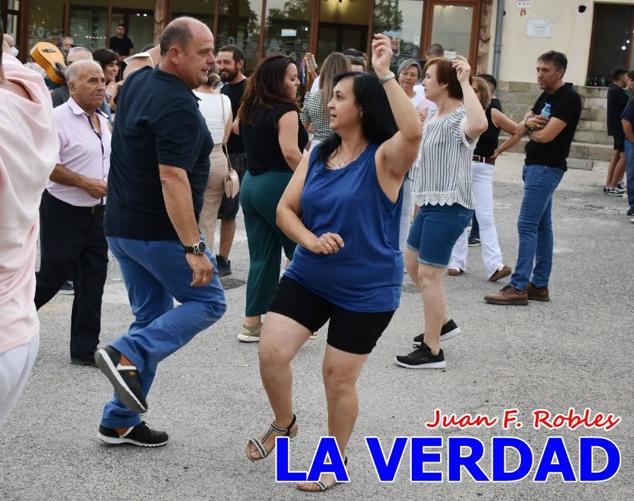 El pasado sábado, 30 de julio del 2022, en la explanada junto al Restaurante El Cortijo, en el Campo de San Juan, se celebró el XXX ENCUENTRO DE CUADRILLAS DE ANIMEROS EN EL NOROESTE MURCIANO. Las cuadrillas invitadas empezaron a llegar y a hacer música mientras se hacía la hora de degustar una merienda/cena que se les ofreció a las mismas. A continuación tuvo lugar el homenaje a Salvador Ondoño López, fallecido hace solo unos días.