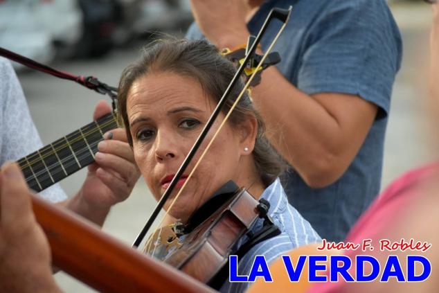 El pasado sábado, 30 de julio del 2022, en la explanada junto al Restaurante El Cortijo, en el Campo de San Juan, se celebró el XXX ENCUENTRO DE CUADRILLAS DE ANIMEROS EN EL NOROESTE MURCIANO. Las cuadrillas invitadas empezaron a llegar y a hacer música mientras se hacía la hora de degustar una merienda/cena que se les ofreció a las mismas. A continuación tuvo lugar el homenaje a Salvador Ondoño López, fallecido hace solo unos días.