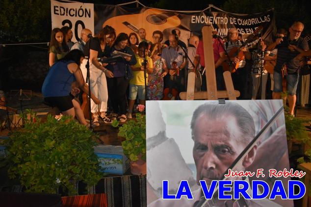 El pasado sábado, 30 de julio del 2022, en la explanada junto al Restaurante El Cortijo, en el Campo de San Juan, se celebró el XXX ENCUENTRO DE CUADRILLAS DE ANIMEROS EN EL NOROESTE MURCIANO. Las cuadrillas invitadas empezaron a llegar y a hacer música mientras se hacía la hora de degustar una merienda/cena que se les ofreció a las mismas. A continuación tuvo lugar el homenaje a Salvador Ondoño López, fallecido hace solo unos días.