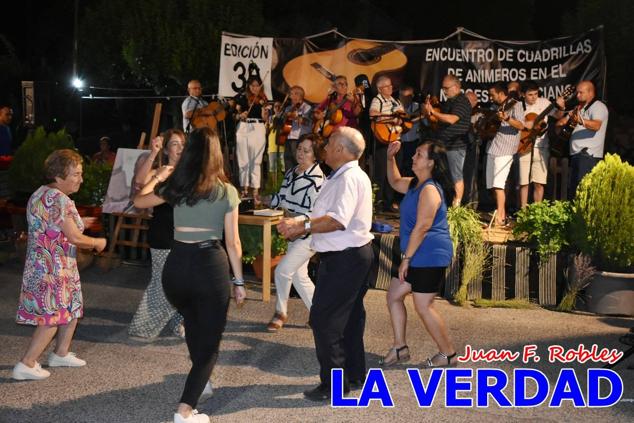 El pasado sábado, 30 de julio del 2022, en la explanada junto al Restaurante El Cortijo, en el Campo de San Juan, se celebró el XXX ENCUENTRO DE CUADRILLAS DE ANIMEROS EN EL NOROESTE MURCIANO. Las cuadrillas invitadas empezaron a llegar y a hacer música mientras se hacía la hora de degustar una merienda/cena que se les ofreció a las mismas. A continuación tuvo lugar el homenaje a Salvador Ondoño López, fallecido hace solo unos días.