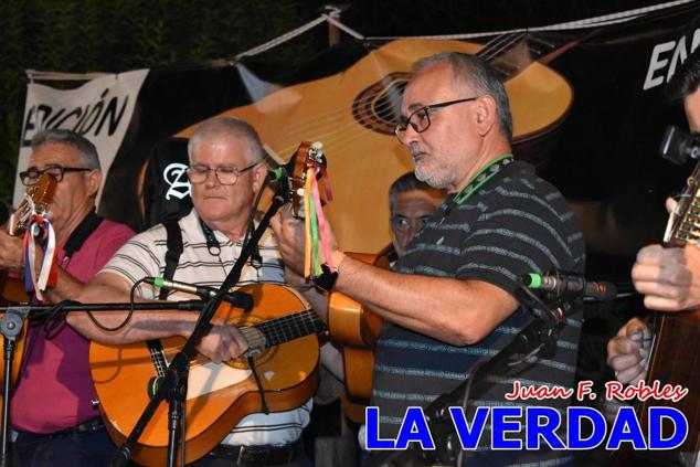 El pasado sábado, 30 de julio del 2022, en la explanada junto al Restaurante El Cortijo, en el Campo de San Juan, se celebró el XXX ENCUENTRO DE CUADRILLAS DE ANIMEROS EN EL NOROESTE MURCIANO. Las cuadrillas invitadas empezaron a llegar y a hacer música mientras se hacía la hora de degustar una merienda/cena que se les ofreció a las mismas. A continuación tuvo lugar el homenaje a Salvador Ondoño López, fallecido hace solo unos días.