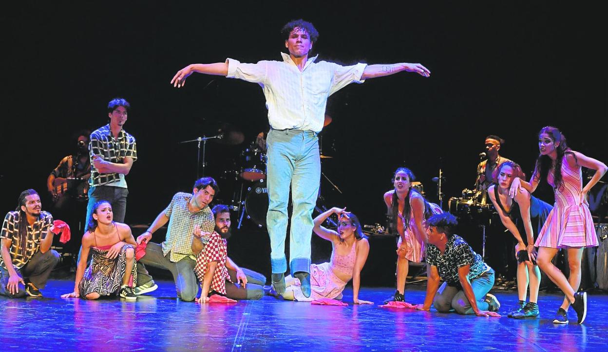 El espectáculo 'Tocororo', coreografiado por el cubano Carlos Acosta, abrió anoche la 52 edición del Festival Internacional de Teatro, Música y Danza de San Javier. 