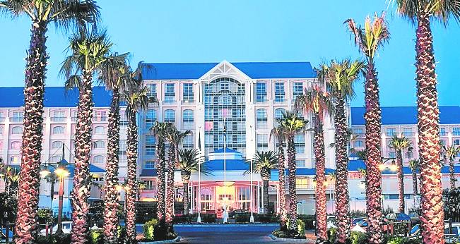 Hotel Table Bay (muy bueno). África-Sudáfrica-Ciudad del Cabo. Ubicación, servicio, instalaciones y vistas magnÍficas, y con una estupenda relación calidad-precio.