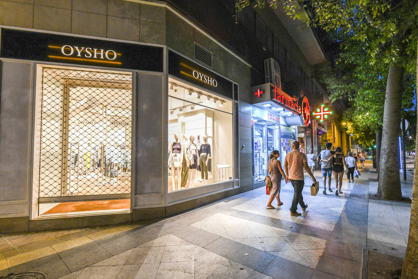 Fotos: Menos luces en Murcia en el primer día de aplicación de la ley de ahorro energético