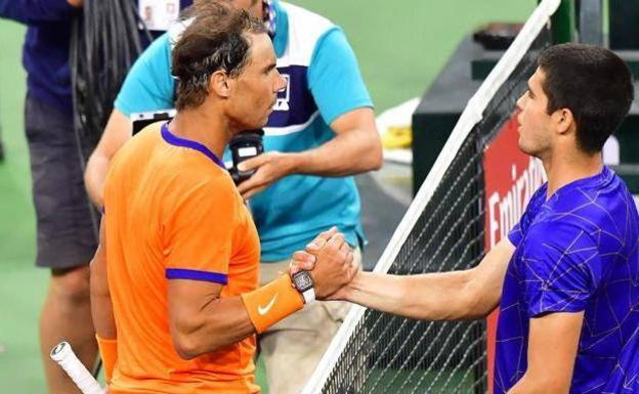 Rafa Nadal y Carlos Alcaraz, en un encuentro del pasado marzo.