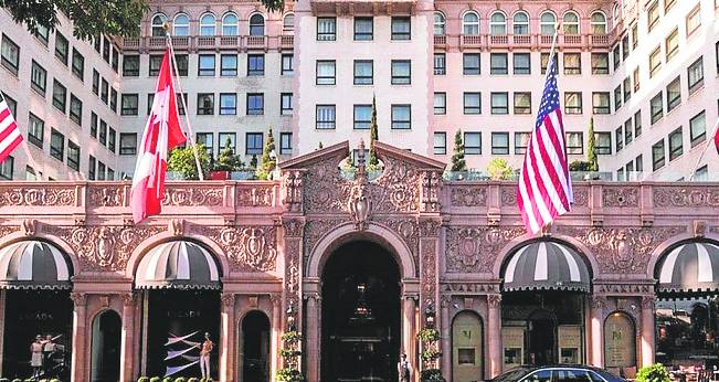 Beverly Wilshire Four Seasons (Muy bueno). América-EE UU-Los Ángeles. Con la consabida calidad de esta cadena hotelera. El personal es excelente, sobre todo el de conserjería. Allí se rodaron algunas escenas de la famosa ‘Pretty Woman’.=