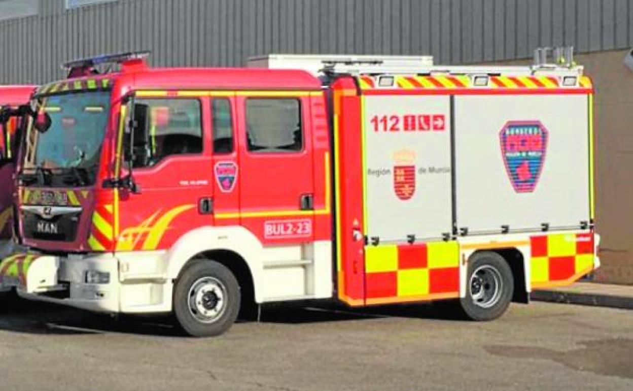 Uno de los camiones de bomberos del CEIS, en una imagen de archivo.