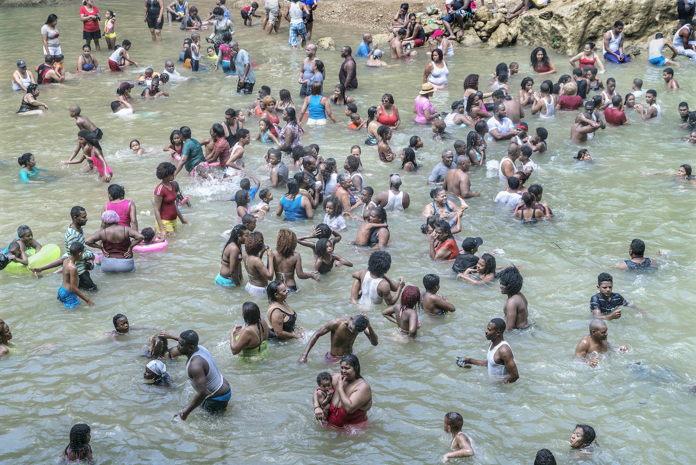 Fotos: Exposiciones &#039;Fluye&#039; y &#039;Son&#039;