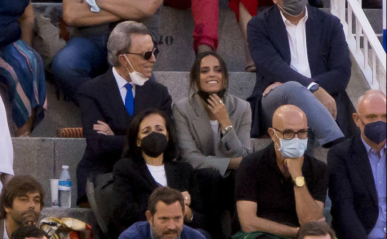 José Ortega Cano y Gloria Camila, durante una corrida de toros en Las Ventas.