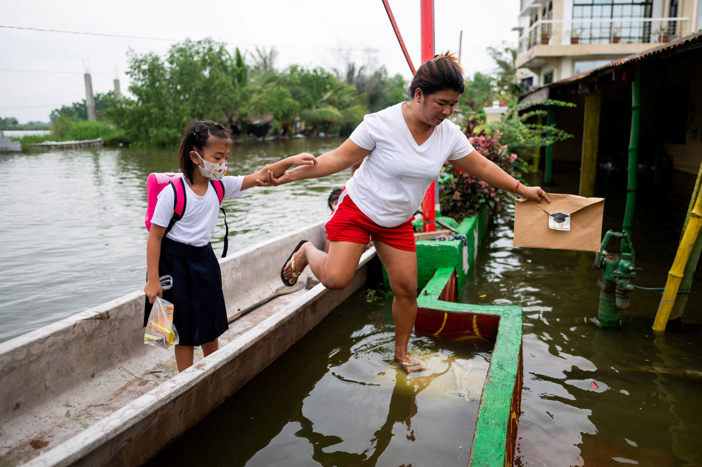Fotos: Clases pasadas por agua