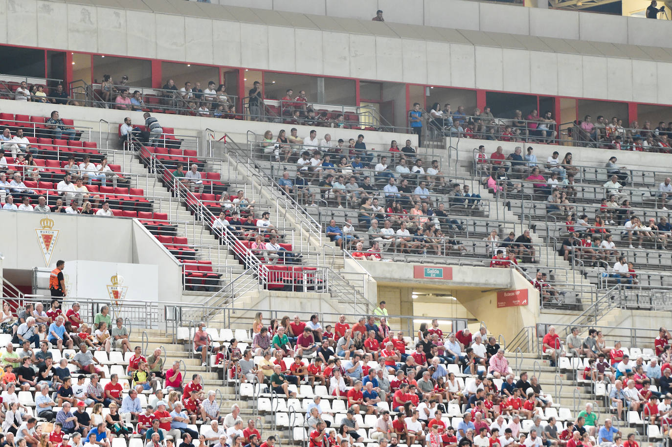 Fotos: Búscate en las gradas del Enrique Roca en el debut del Real Murcia en Primera Federación