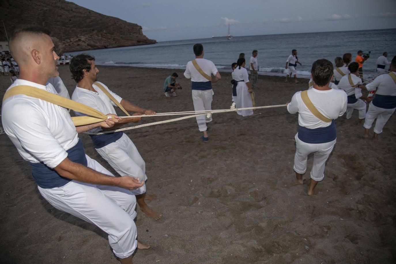 Fotos: El Portús retoma la escenificación de su vínculo con la actividad de la pesca
