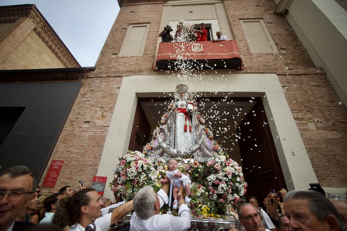 Fotos: La Virgen de la Fuensanta baja a Murcia dos años y medio después