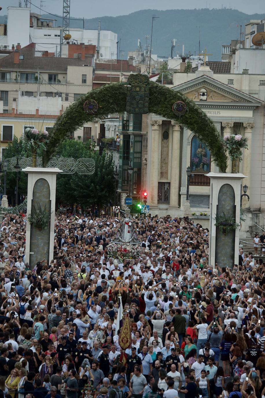 Fotos: La Virgen de la Fuensanta baja a Murcia dos años y medio después