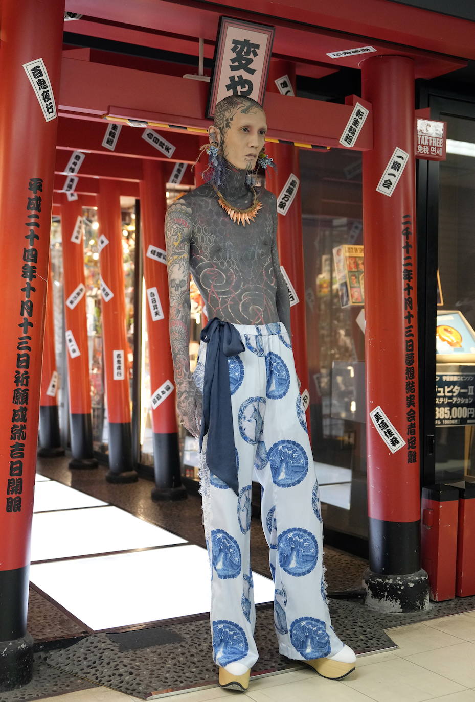 Fotos: La moda futurista de Lim Asafuji