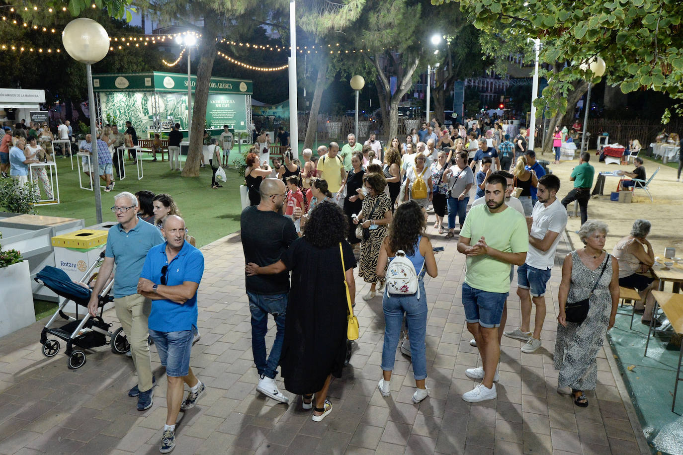 Fotos: Los murcianos abarrotan Los Huertos