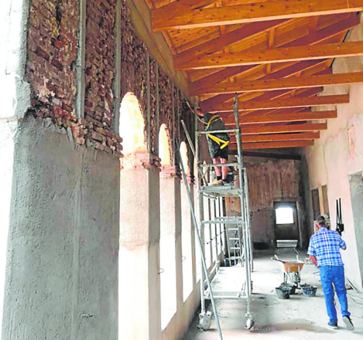 Obras en el interior del monasterio medieval de San Ginés de la Jara realizadas por la empresa propietaria, Hansa Urbana. 