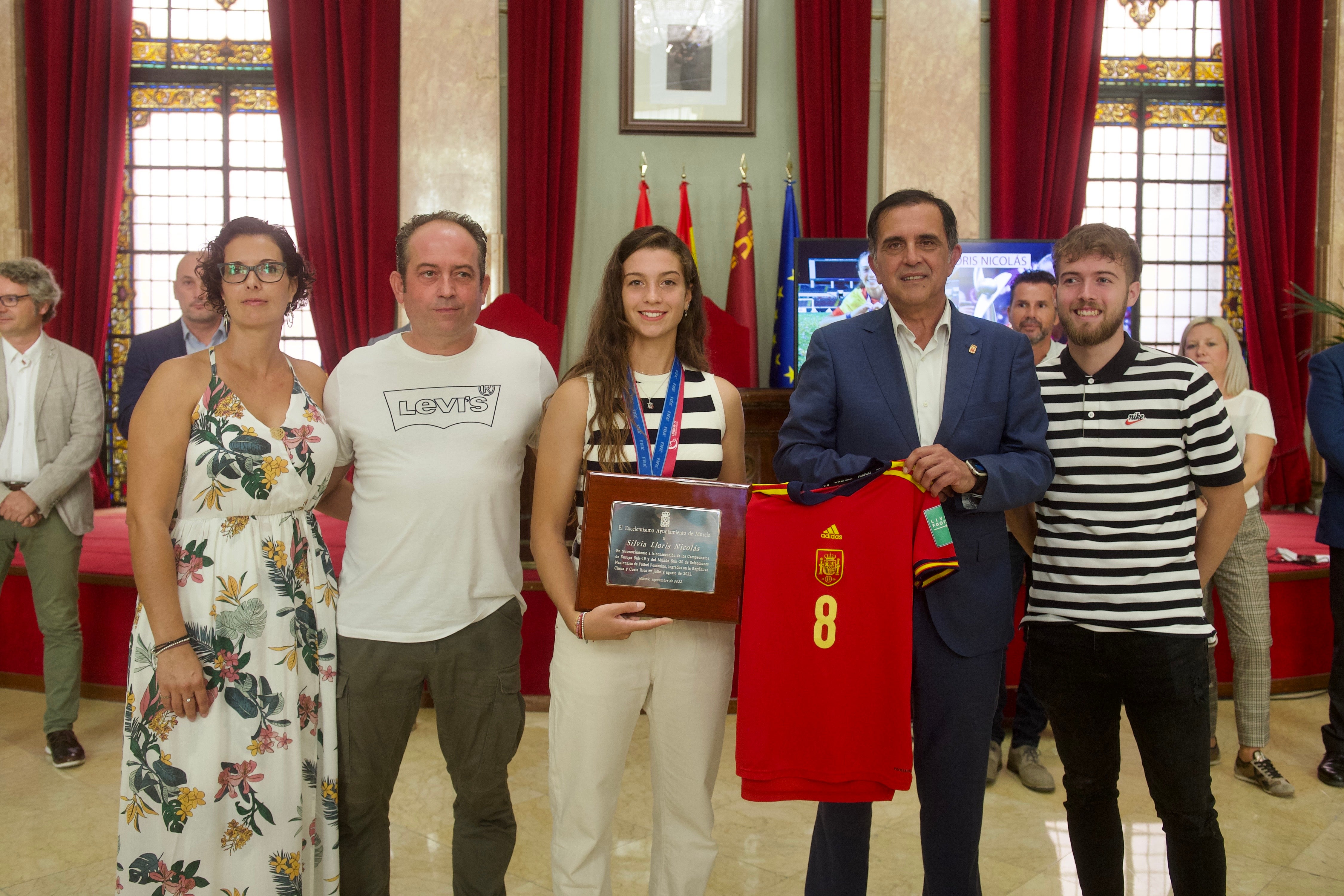 Silvia Lloris, este lunes, en la recepción celebrada en el Ayuntamiento de Murcia.