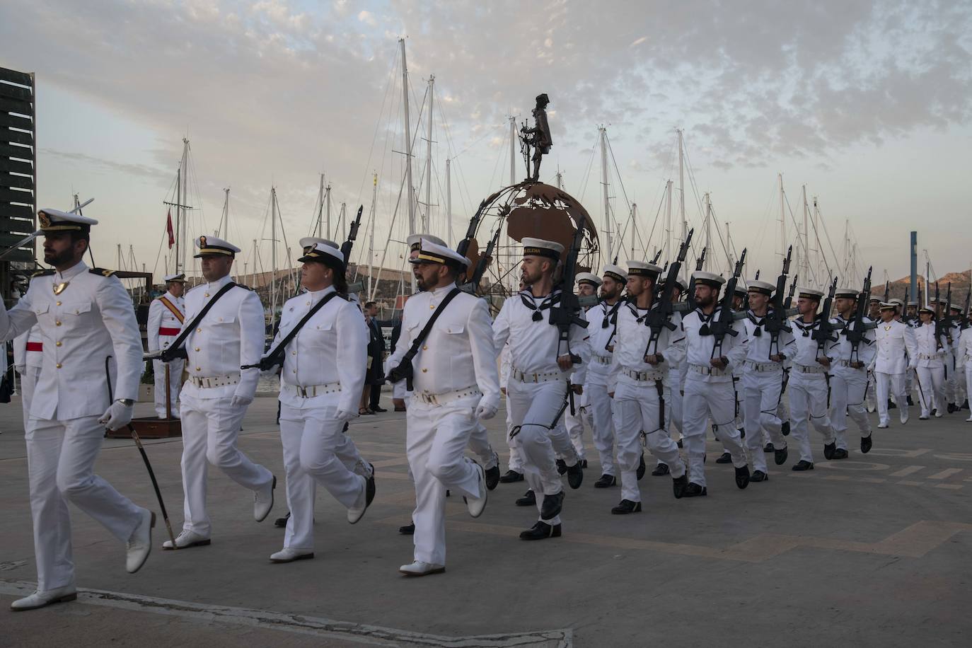 Fotos: La Armada homenajea a Juan Sebastián Elcano en Cartagena