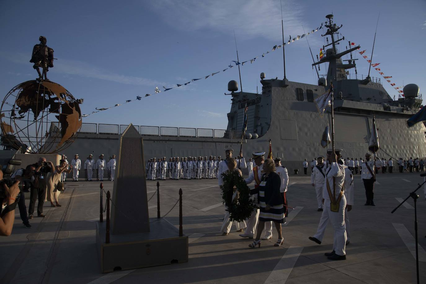 Fotos: La Armada homenajea a Juan Sebastián Elcano en Cartagena