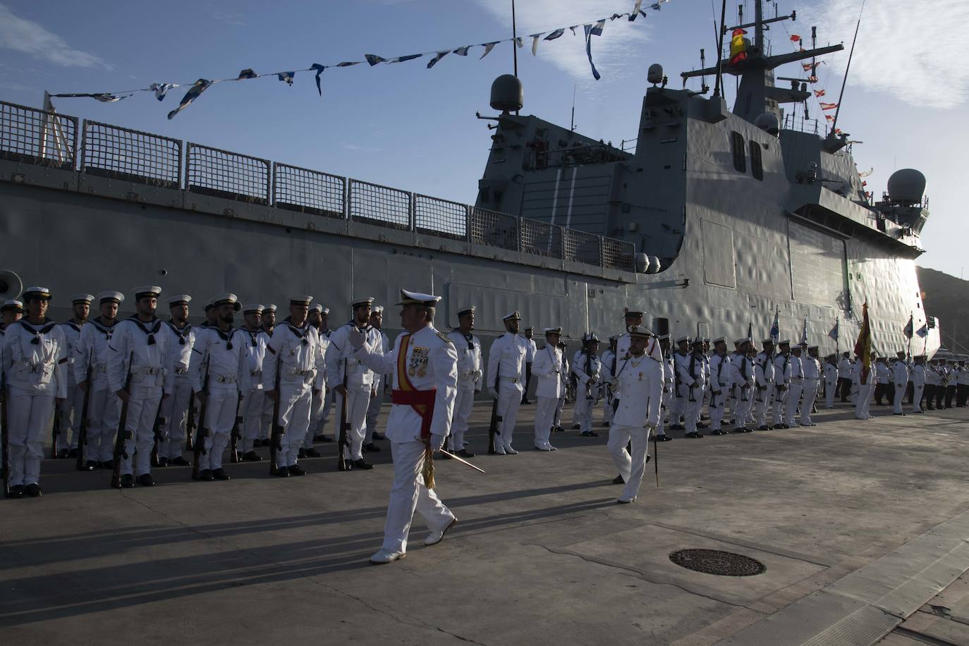 Fotos: La Armada homenajea a Juan Sebastián Elcano en Cartagena