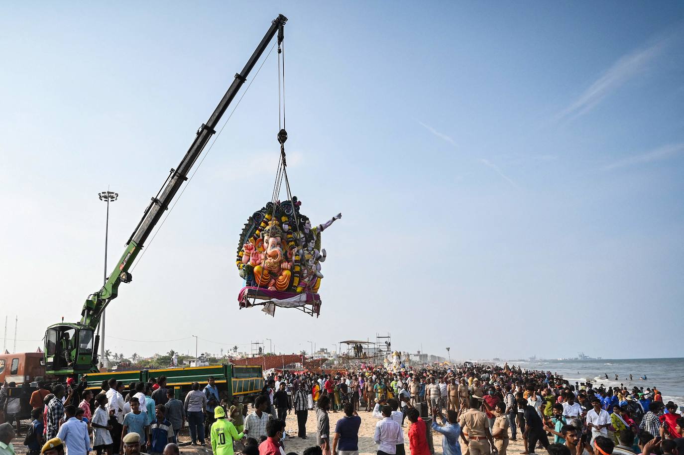 Fotos: ¡Al agua Ganesh!