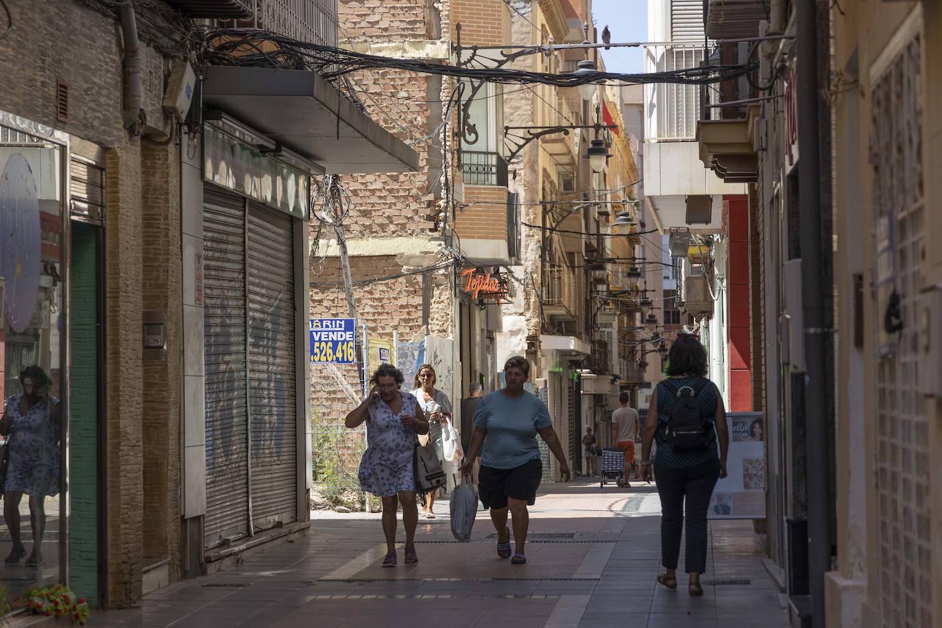 Fotos: La calle San Fernando de Cartagena espera su última oportunidad
