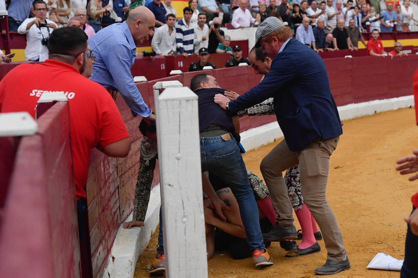 Fotos: Rabos a pares en la corrida del martes de la Feria de Murcia