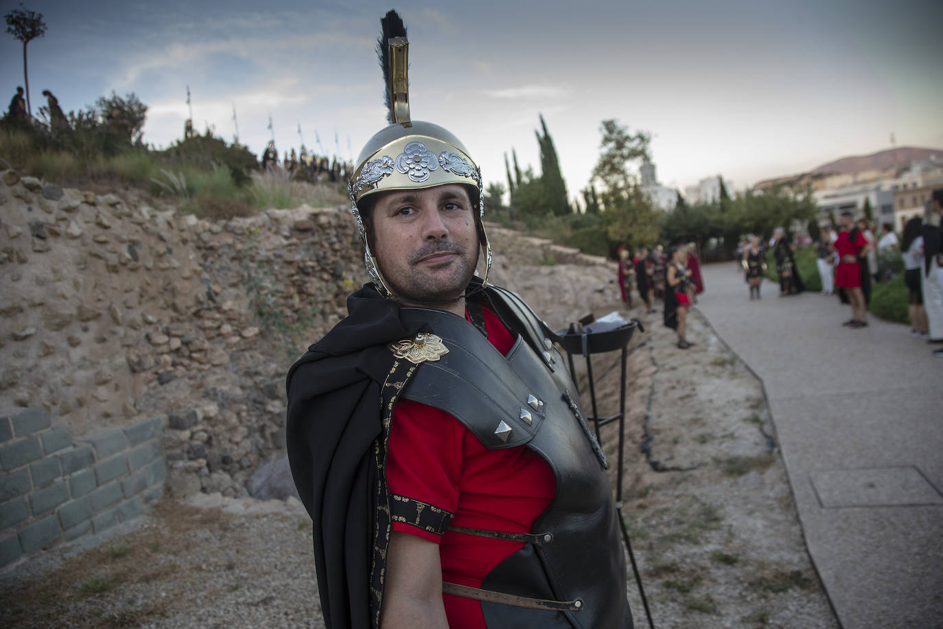 Fotos: Cientos de festeros protagonizan el encendido del fuego sagrado de Carthagineses y Romanos