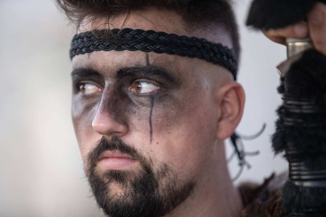 Fotos: Cientos de festeros protagonizan el encendido del fuego sagrado de Carthagineses y Romanos