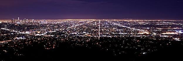 Vista nocturna de Los Ángeles (EE.UU.). Shutterstock 