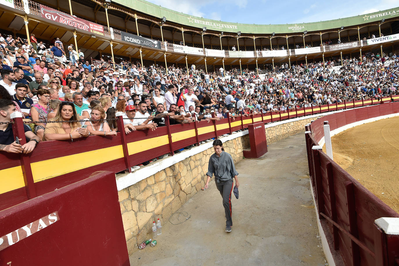 Fotos: Ambiente festivo en los tendidos de La Condomina
