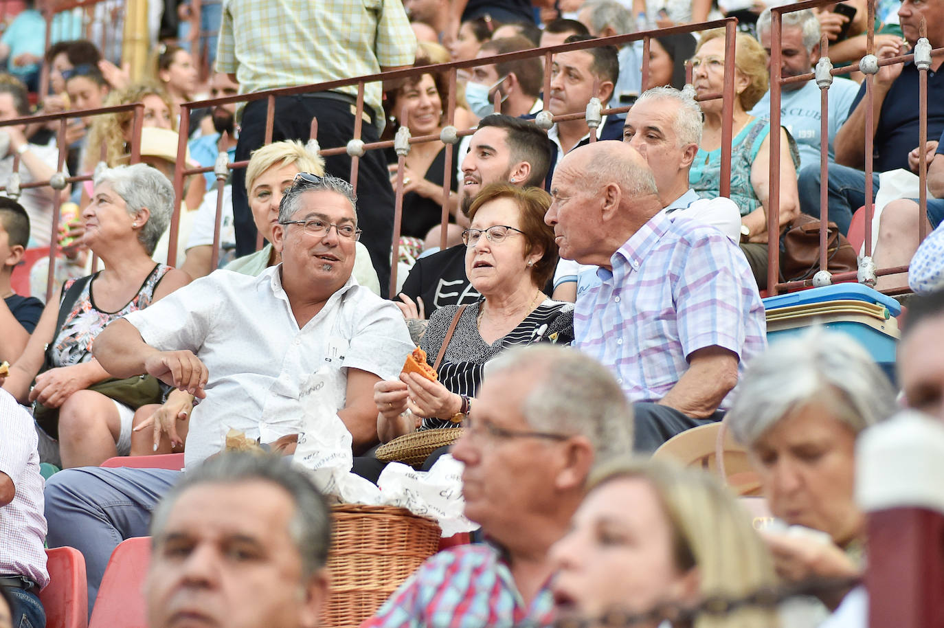 Fotos: Ambiente festivo en los tendidos de La Condomina