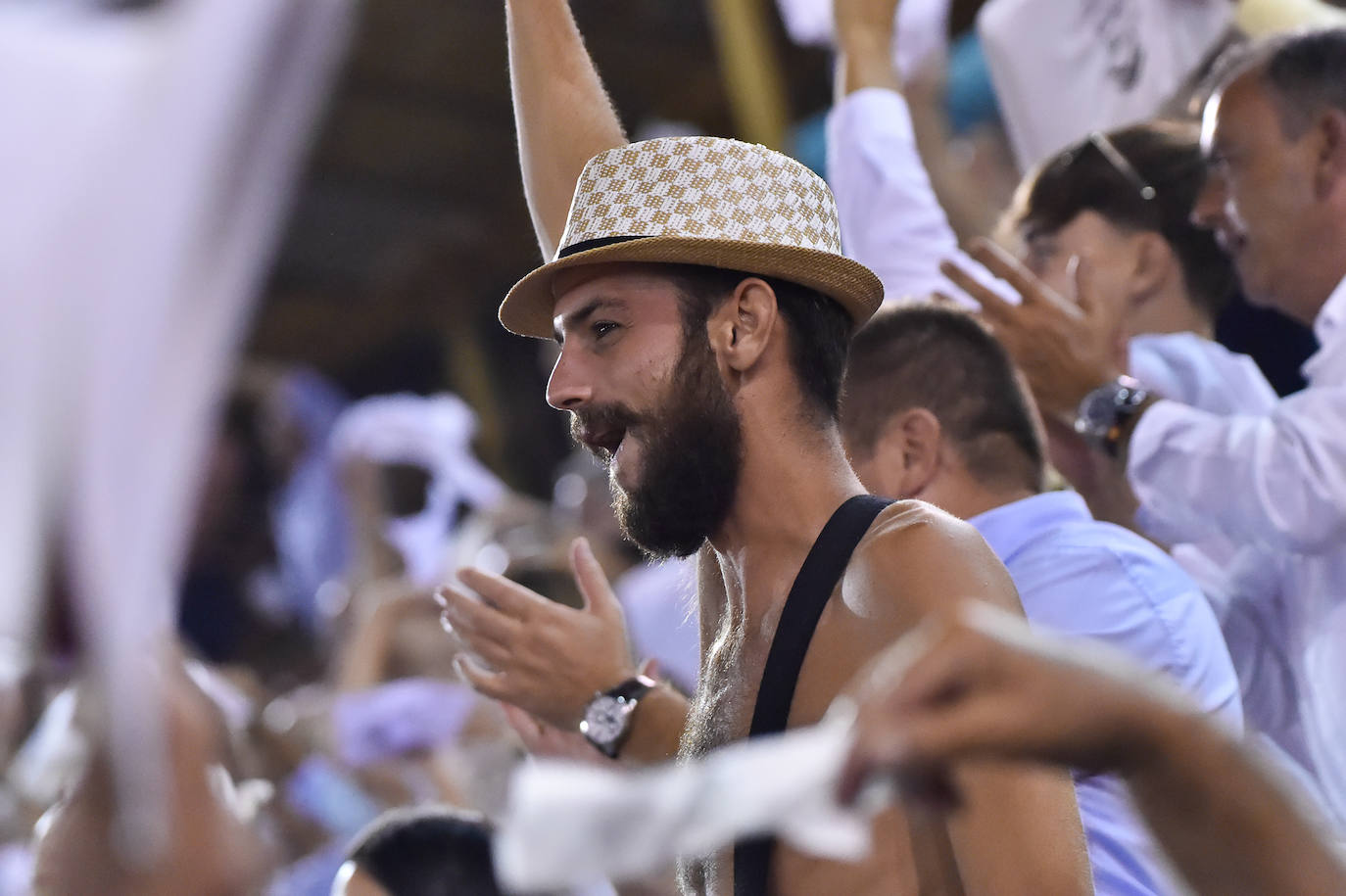 Fotos: Ambiente festivo en los tendidos de La Condomina