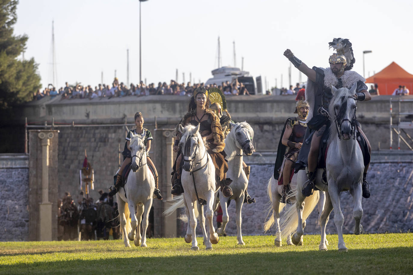 Fotos: Casi cinco mil personas disfrutan en Cartagena de la batalla por la toma de Qart Hadast