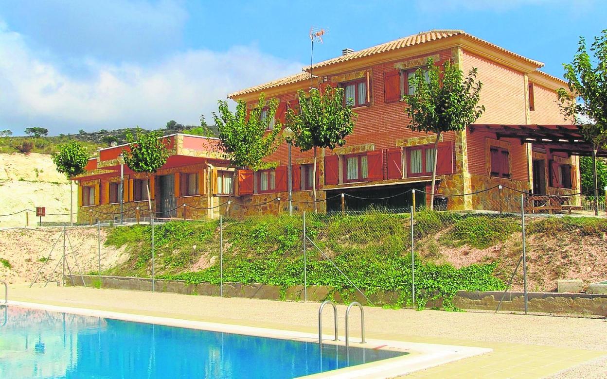 El albergue turístico El Rellano se encuentra en el corazón del parque ecológico Vicente Blanes. 