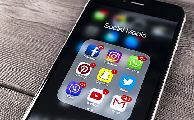 Estafa: así es el mensaje fraudulento que simula ser una copia de seguridad de WhatsApp