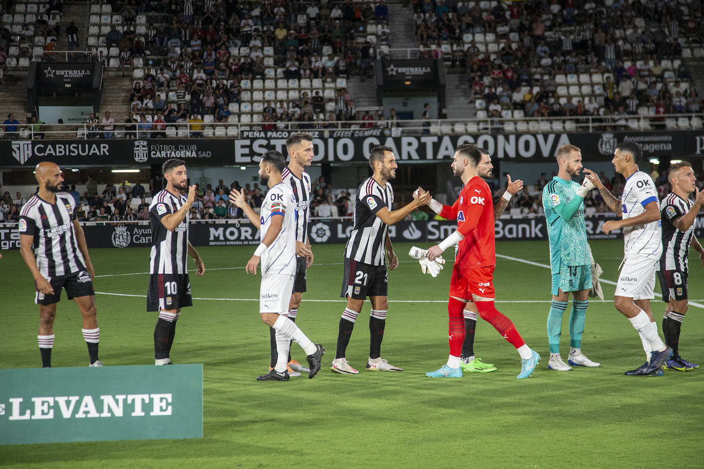 Fotos: El empate entre el FC Cartagena y el Deportivo Alavés, en imágenes
