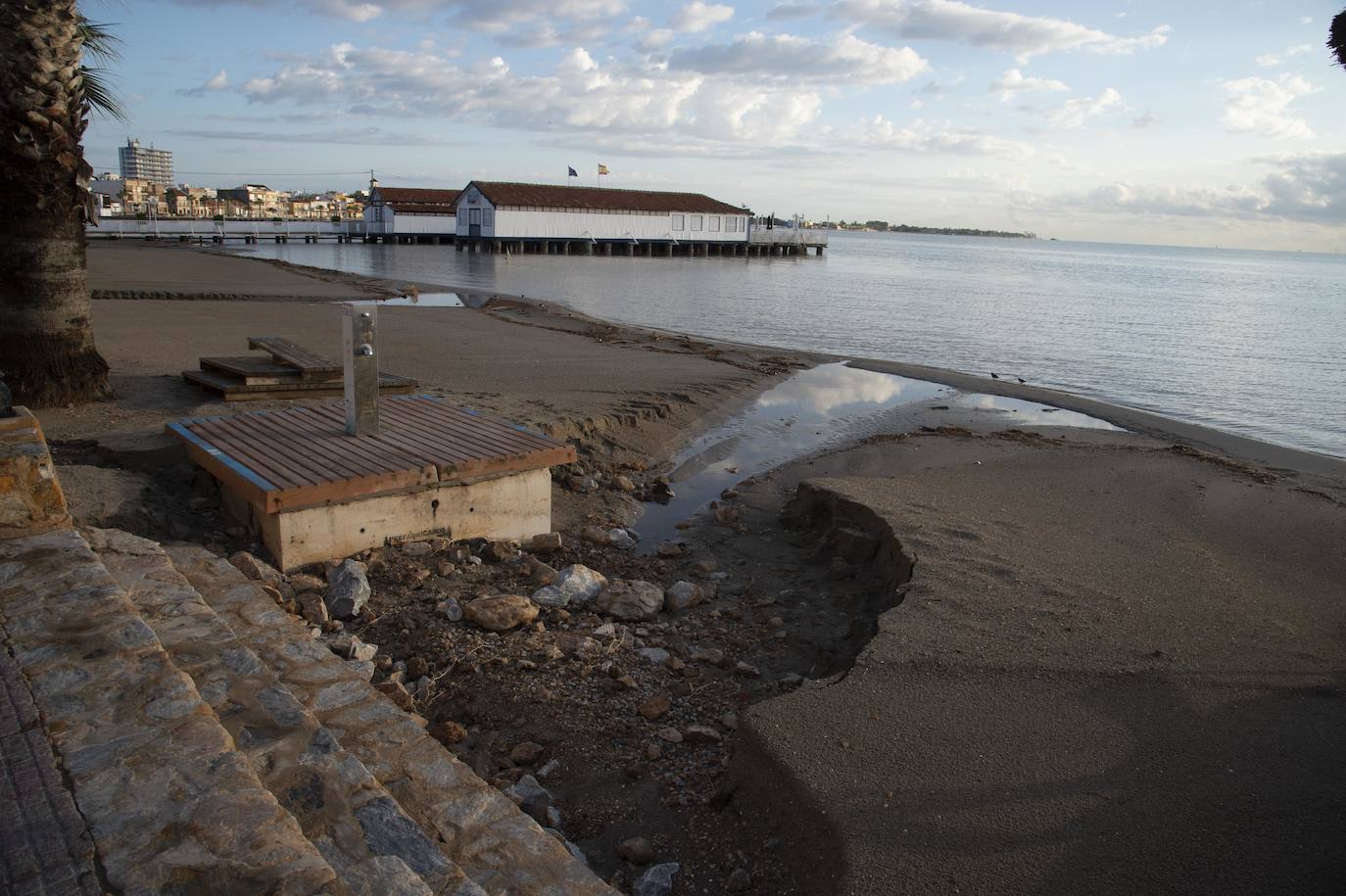 Fotos: El aviso rojo por lluvias deja en Los Alcázares 130 litros acumulados, en imágenes
