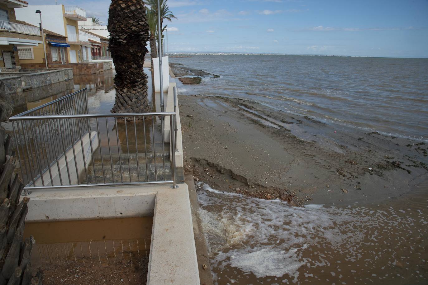 Fotos: Escorrentías por las intensas lluvias en Los Urrutias