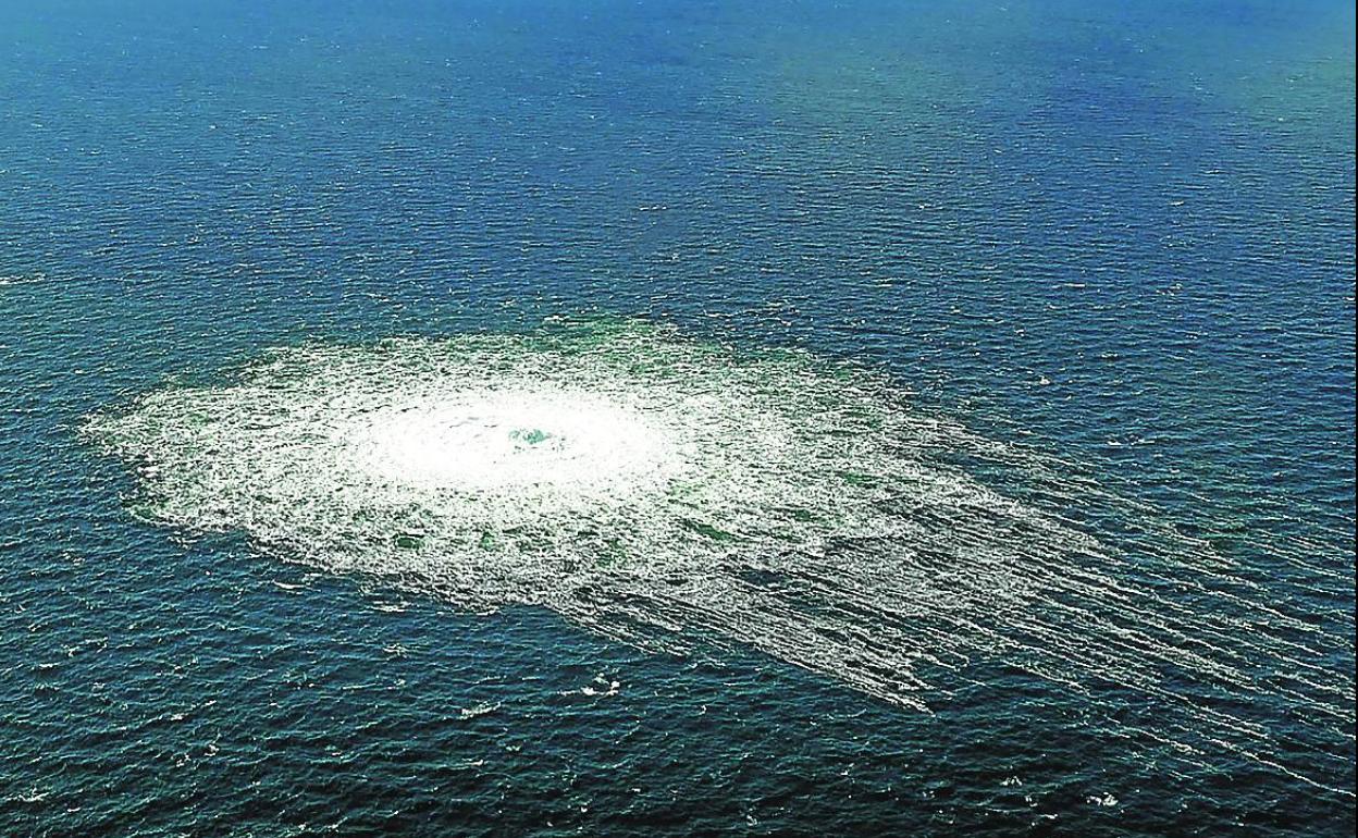 Una enorme piscina humeante de gas metano contamina el Báltico desde el sabotaje.