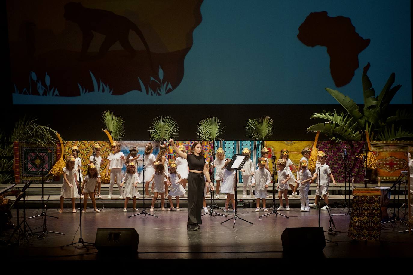 Fotos: El Romea se llena para ayudar a Azul en Acción a sanar los ojos de Senegal