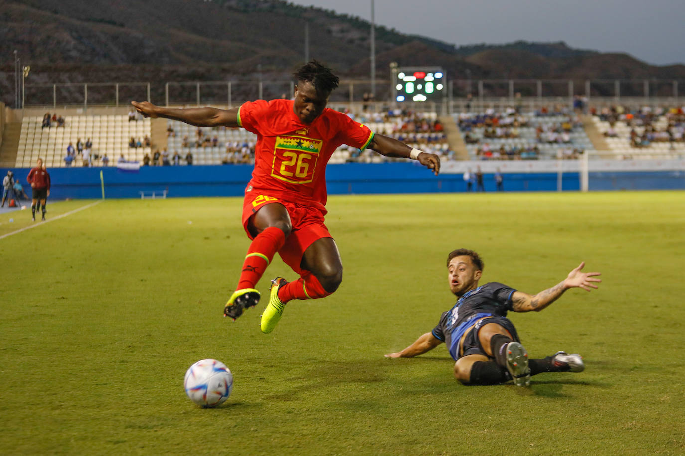 Fotos: Más de 3.000 personas disfrutan con el triunfo de Ghana sobre Nicaragua en Lorca